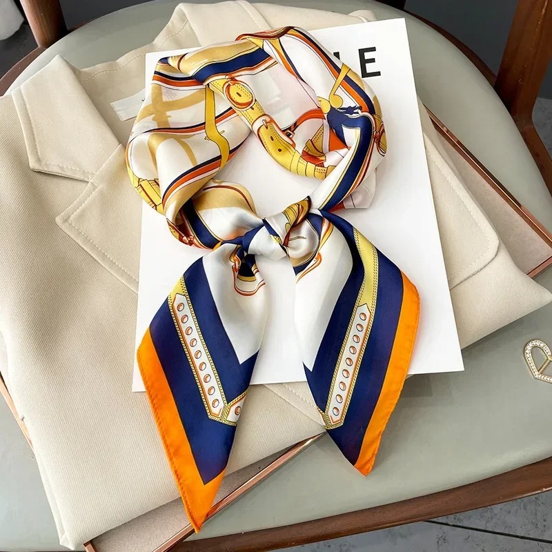 Luxury Bags Online - Luksusowa, cienka, jedwabna kwadratowa apaszka damska