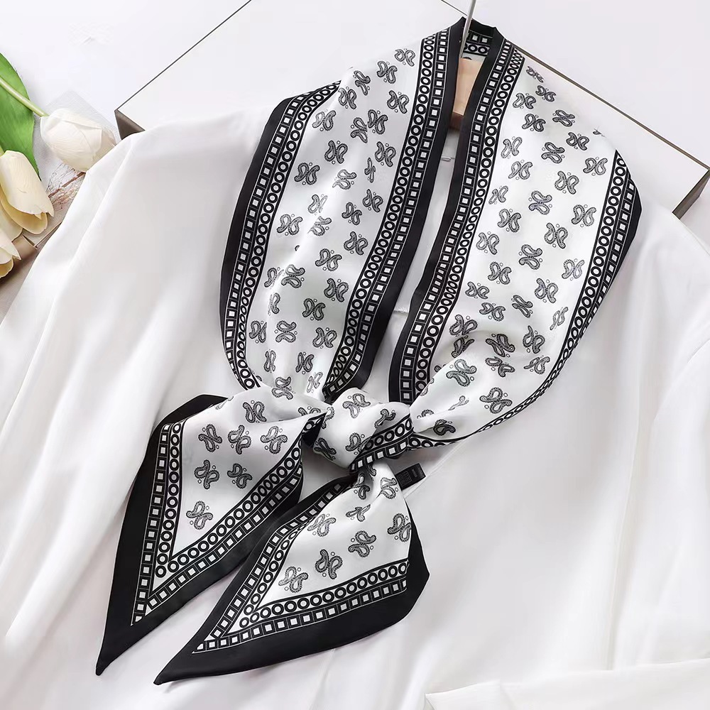 Luksusowa jedwabna apaszka dam – Luxury Bags Online recenzja i cena