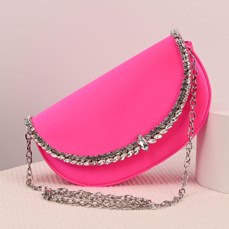 Luksusowa, błyszcząca, asymetr – Half Moon Bag Suede recenzja i cena