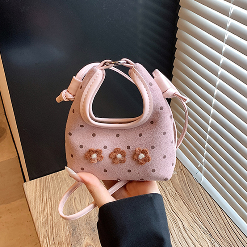 Jesienno-zimowa słodka torebka – Half Moon Bag Suede recenzja i cena