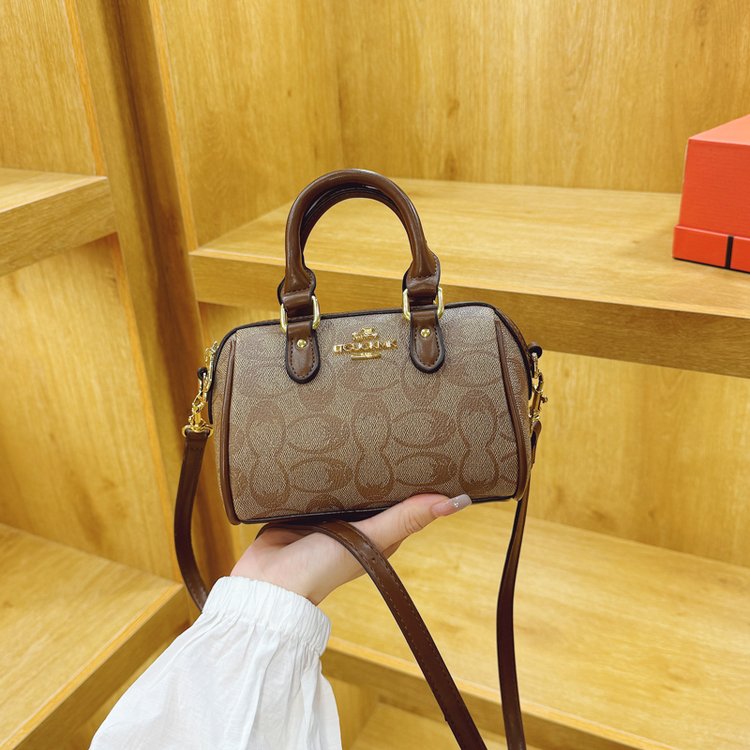 Luksusowa torba na pieluchy w  – Luxury Bags No Logo recenzja i cena