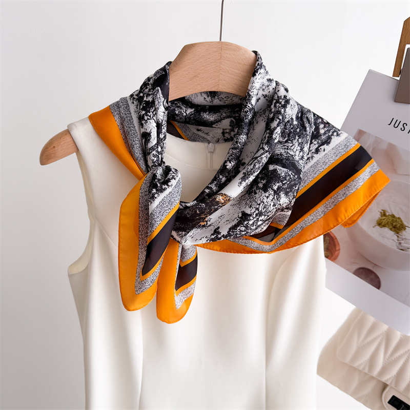 Luksusowe szaliki z nadrukiem  – Luxury Bags Wholesale recenzja i cena