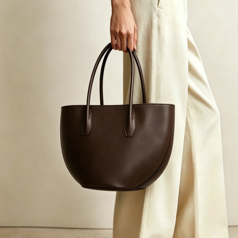 Damska torba na ramię typu tot – Half Moon Bag Suede recenzja i cena