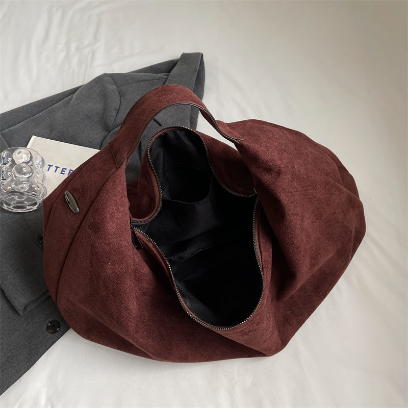Torebki damskie Half Moon Duża – Half Moon Bag Suede recenzja i cena