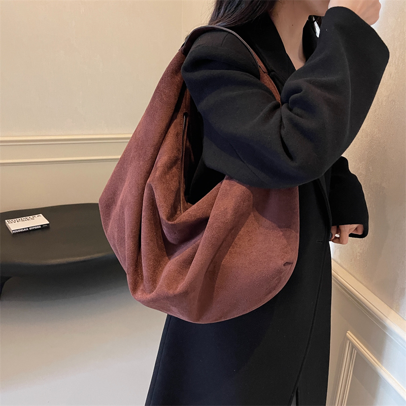 Torebki damskie Half Moon Duża – Half Moon Bag Suede recenzja i cena